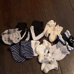 Assorted baby mittens